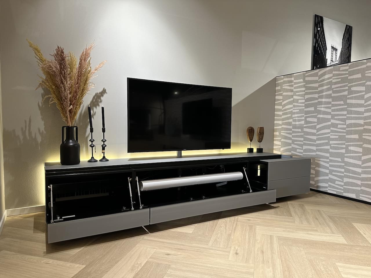 staand soundbar tv-meubel 2.63m in de kleur Cement