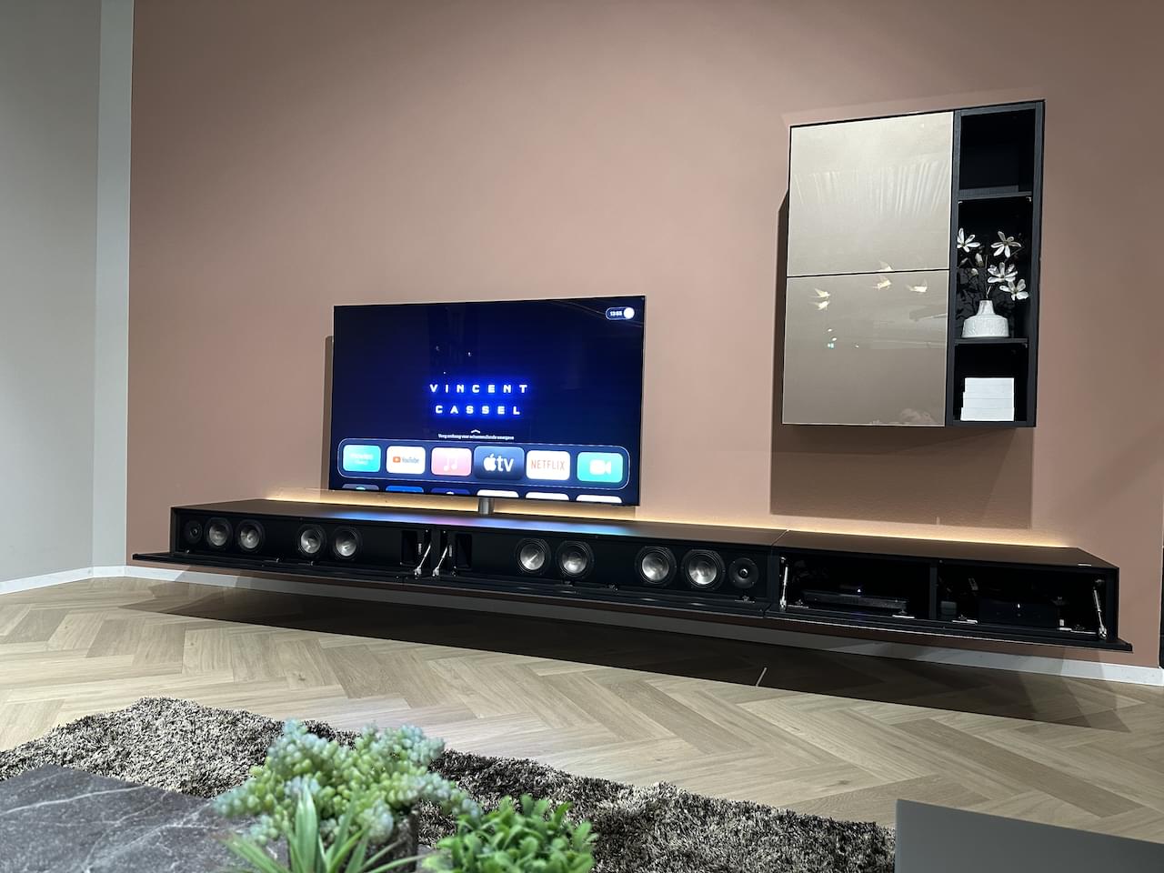 zwevend thuisbioscoop tv-meubel inclusief VRP1 soundbar