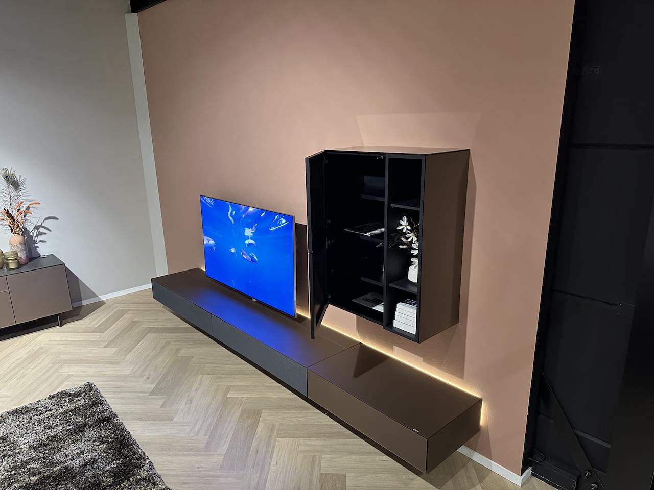 zwevend thuisbioscoop tv-meubel inclusief VRP1 soundbar