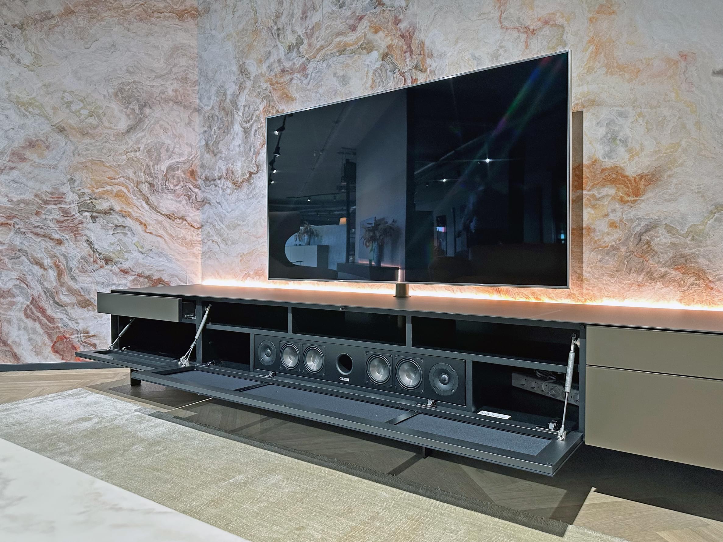 soundbar tv-meubel 3.47m in Metallic Roast