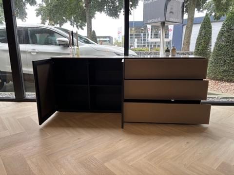 staand dressoir 2.01m in Metallic glas Bronze met Dekton topplaat