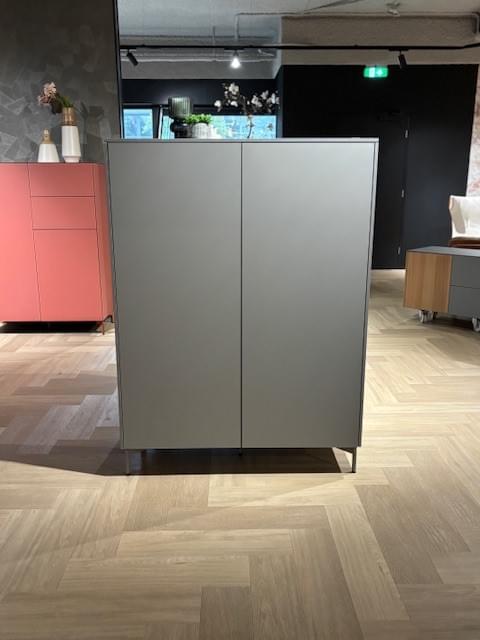 hoge kast, model 1 kleur Grey