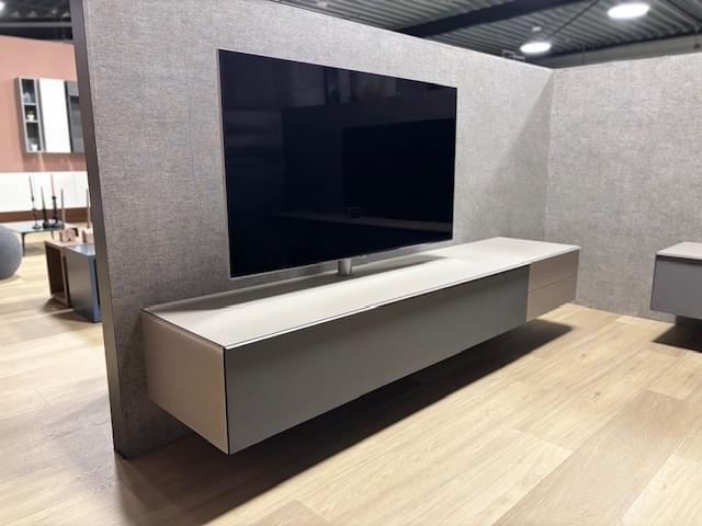 wandhangend tv-meubel 2.21m, gesatineerd glas kleur Pebble, incl. draaibare tv-beugel