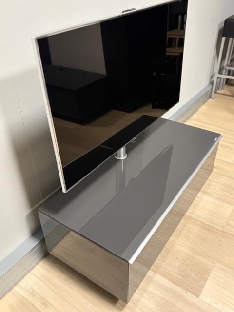 staand tv-meubel 1.10m in glossy glas kleur Granite met draaibare tv-beugel