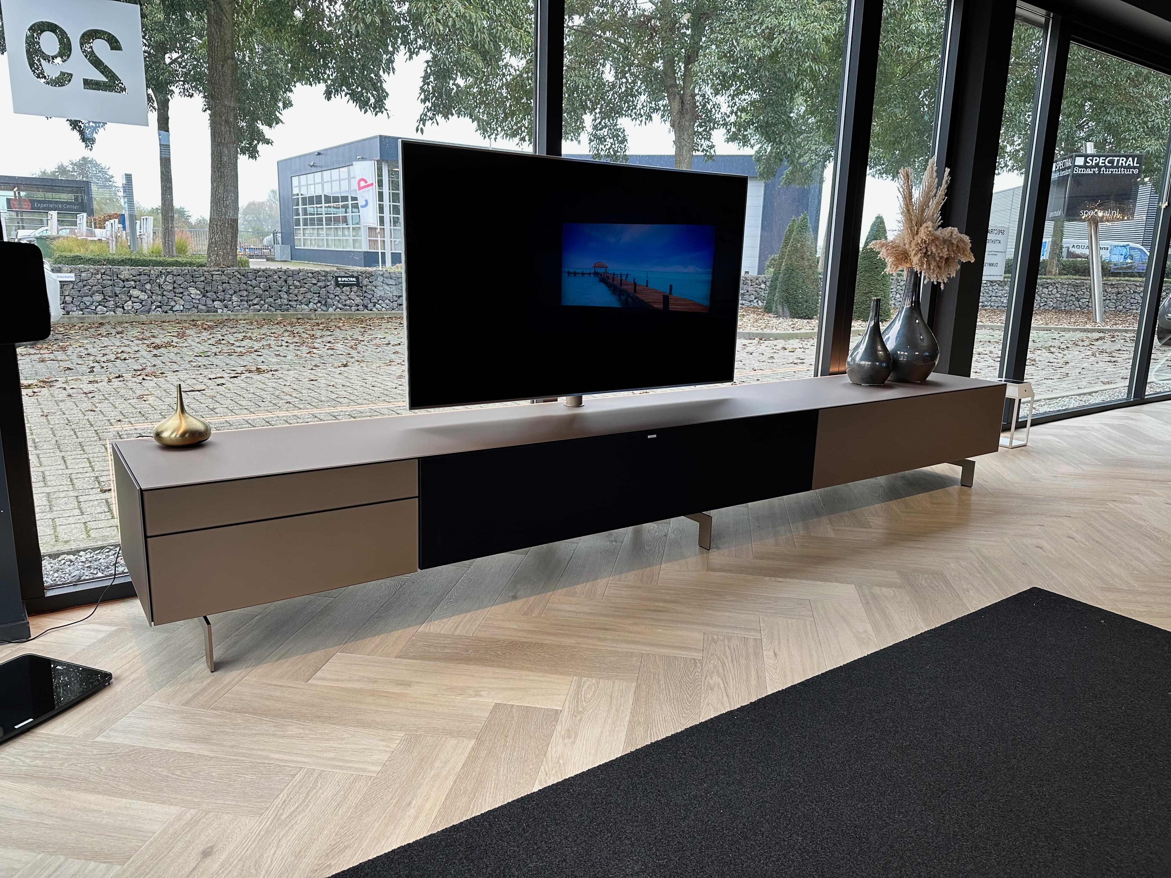 staand tv-meubel 3.45m met spectral sound en bovenkastje in Metallic Bronze