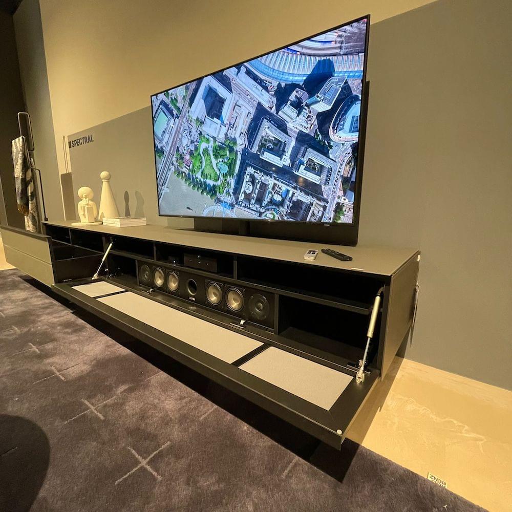 hangend TV meubel met soundsysteem